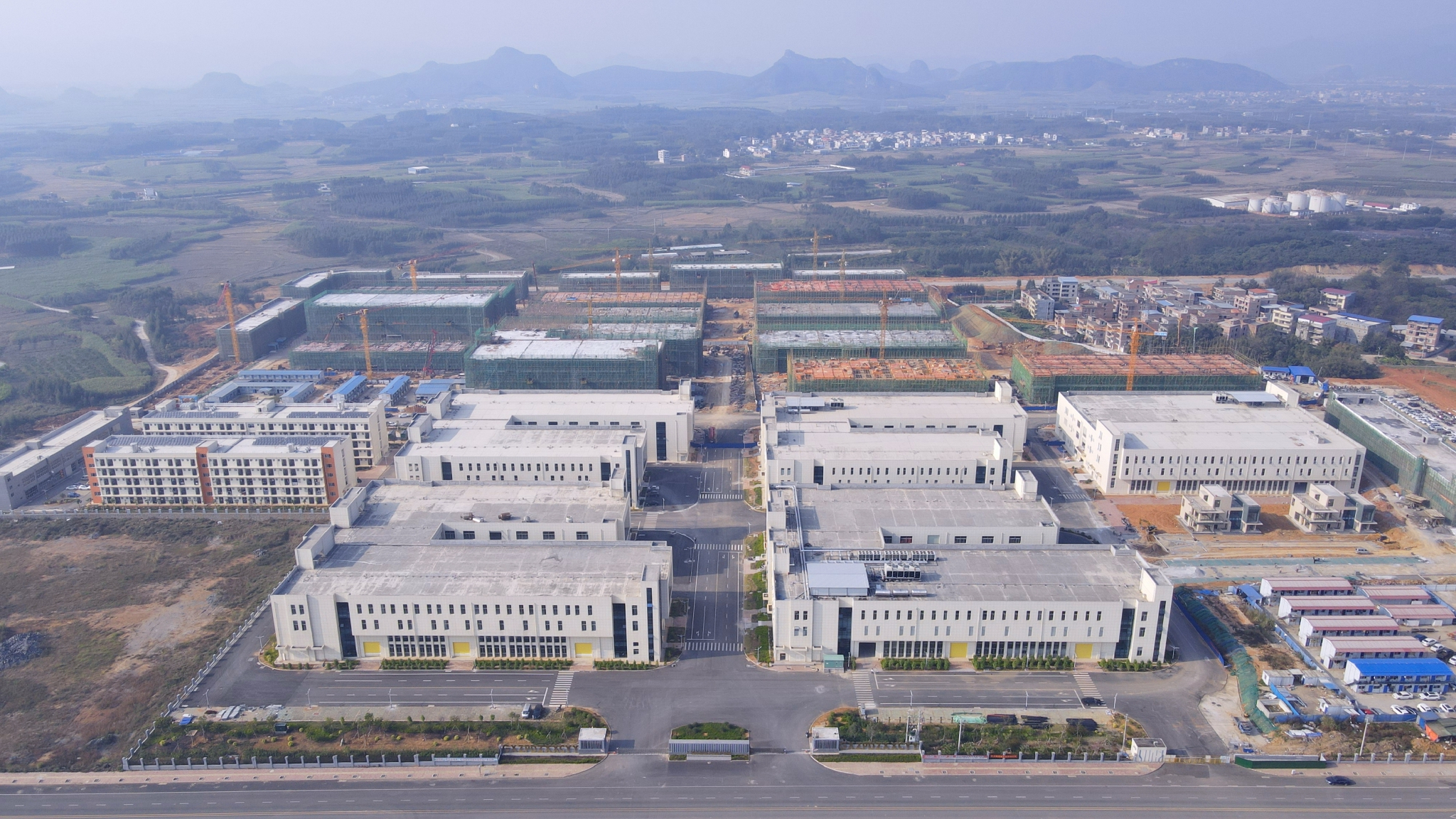 廣西來賓市工業園區:加快重大工業項目建設 積極打造六大特色產業集群